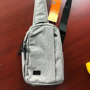 TINYAT light grey chest/shoulder bag